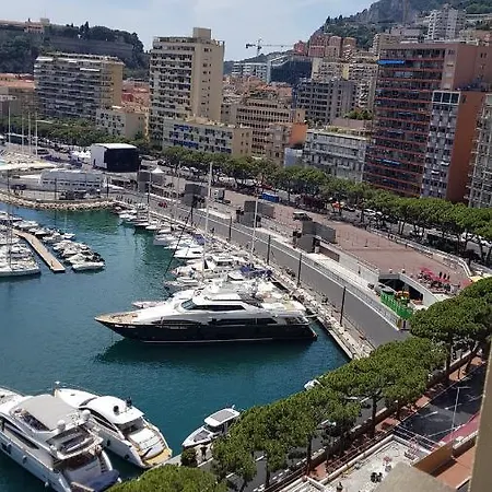 Plein Centre Climatisé Et Spacieux Avec Grande Terrasse Sur Le Toit à Niza