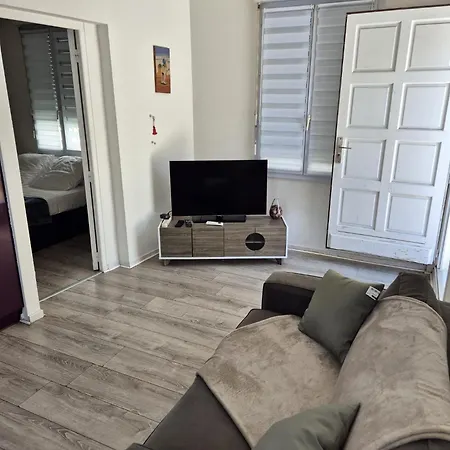 Apartamento Plein Centre Climatisé Et Spacieux Avec Grande Terrasse Sur Le Toit à *