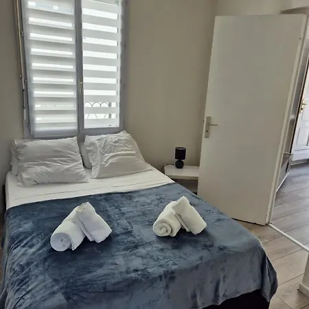 Plein Centre Climatisé Et Spacieux Avec Grande Terrasse Sur Le Toit à Apartamento