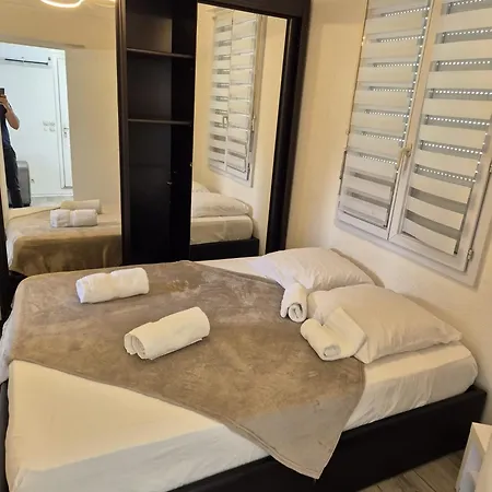 Apartamento Plein Centre Climatisé Et Spacieux Avec Grande Terrasse Sur Le Toit à *